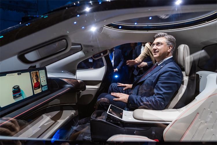 Plenković na predstavljanju projekta robotaksija u Kampusu Rimac: Hrvatska kompanija predvodi globalne trendove